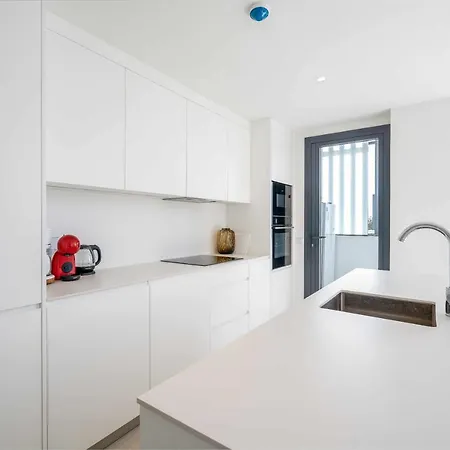 Elegante Oasis Con Piscina Privada